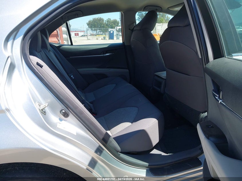 2018 Toyota Camry Le VIN: 4T1B11HK9JU122590 Lot: 44881751