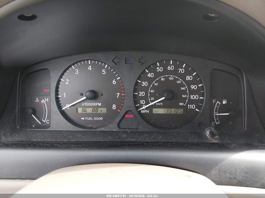 2002 TOYOTA COROLLA auction photo 7