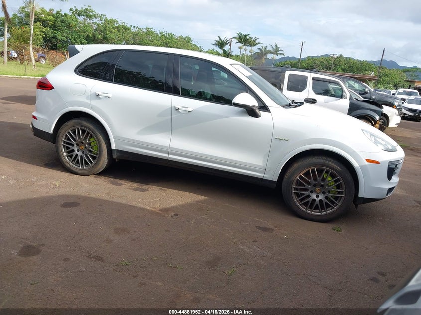 2017 PORSCHE CAYENNE E-HYBRID S/S PLATINUM EDITION