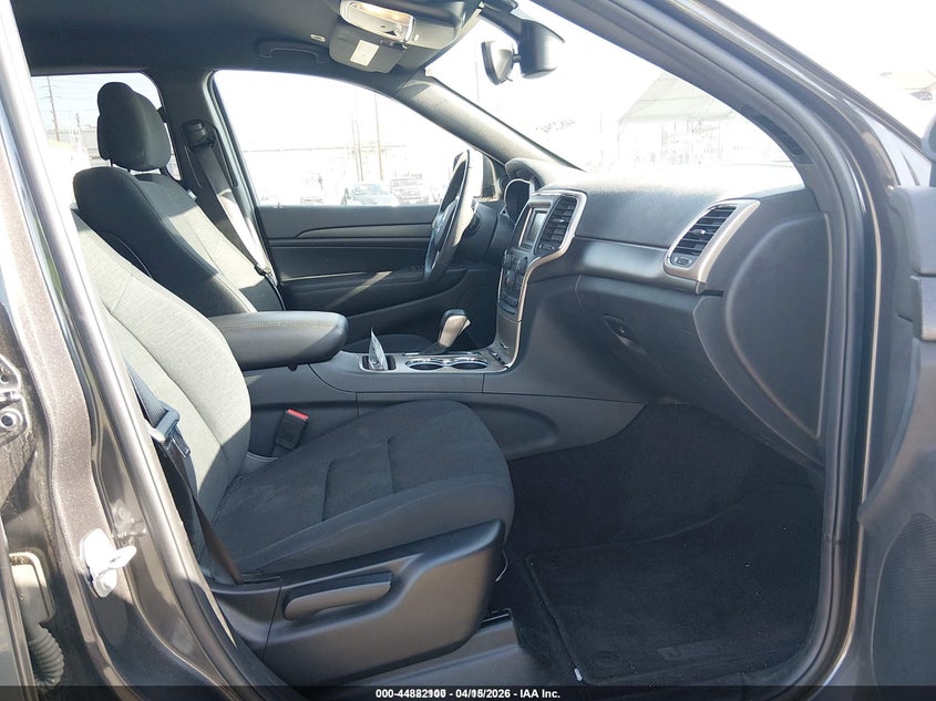 2017 Jeep Grand Cherokee Laredo 4X2