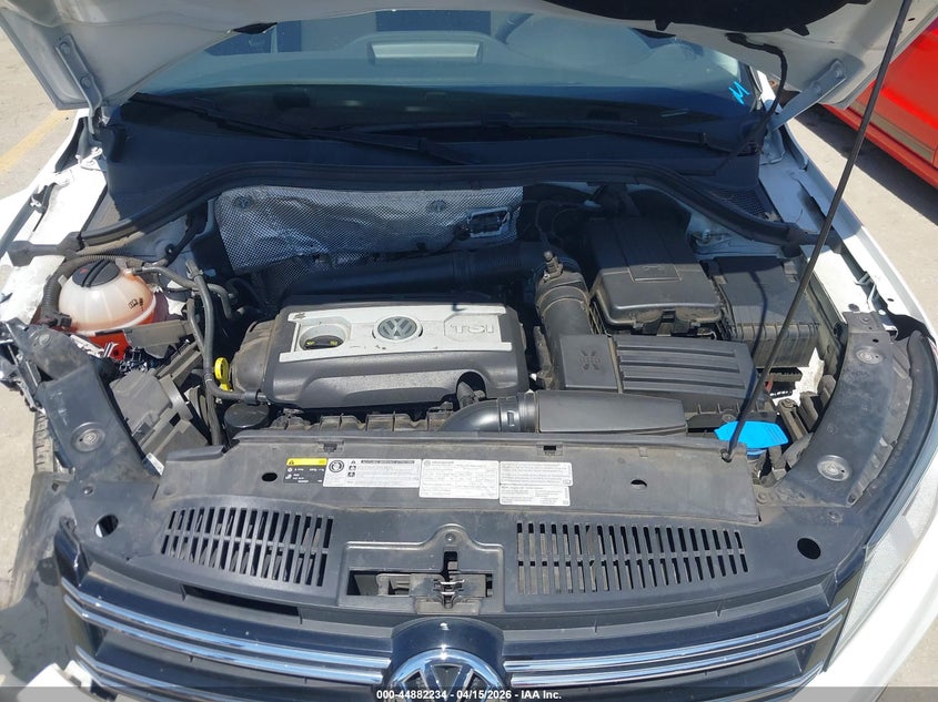 2017 Volkswagen Tiguan 2.0T/2.0T S VIN: WVGBV7AX2HK023421 Lot: 44882234