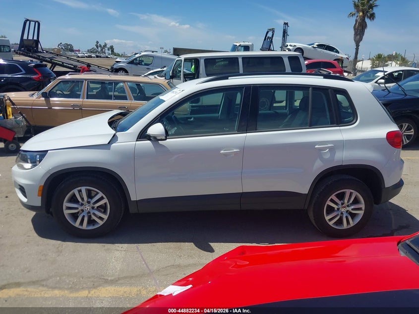 2017 Volkswagen Tiguan 2.0T/2.0T S VIN: WVGBV7AX2HK023421 Lot: 44882234