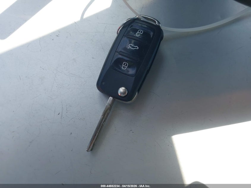 2017 Volkswagen Tiguan 2.0T/2.0T S VIN: WVGBV7AX2HK023421 Lot: 44882234