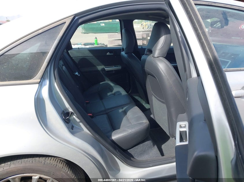 2011 Volvo S40 T5/T5 R-Design VIN: YV1672MS2B2543820 Lot: 44882361