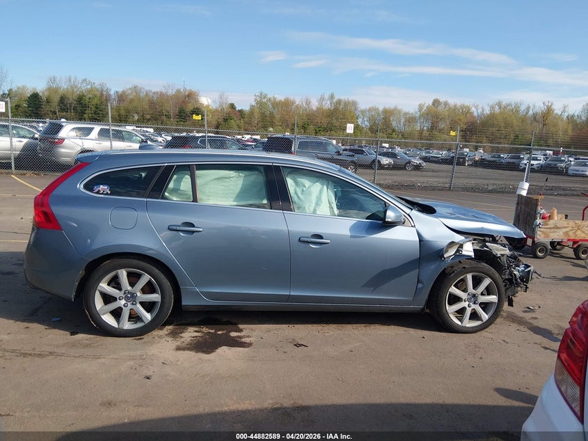 2017 Volvo V60 T5 Platinum VIN: YV140MEM2H1358107 Lot: 44882589