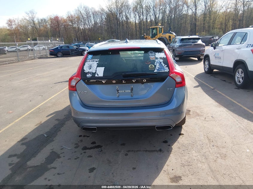 2017 Volvo V60 T5 Platinum VIN: YV140MEM2H1358107 Lot: 44882589