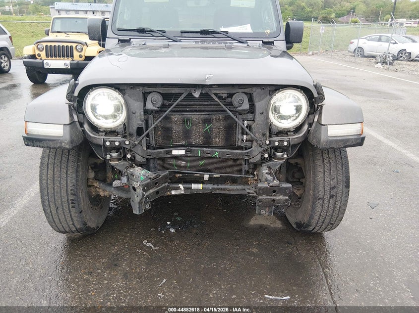 2018 Jeep Wrangler Unlimited Sahara 4X4 VIN: 1C4HJXEN9JW188898 Lot: 44882618