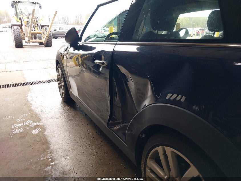 2017 Mini Hardtop Cooper VIN: WMWXP5C32H2F61166 Lot: 44882638