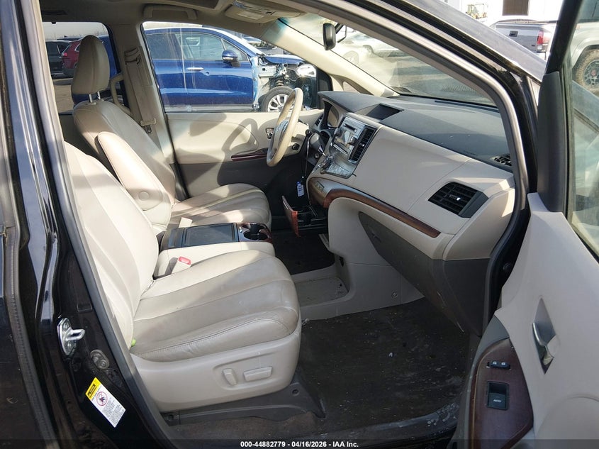 2014 Toyota Sienna Xle V6 8 Passenger