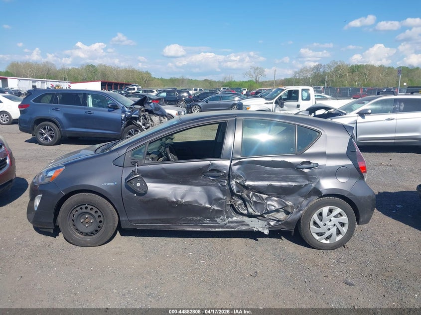2015 Toyota Prius C One VIN: JTDKDTB35F1577180 Lot: 44882808