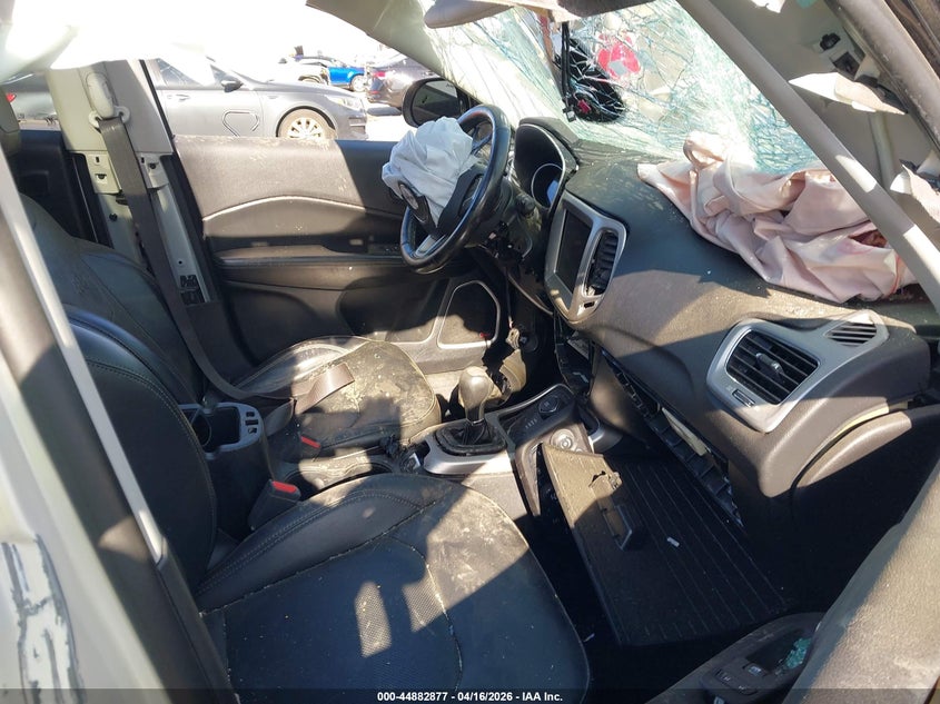 2019 JEEP COMPASS auction photo 5