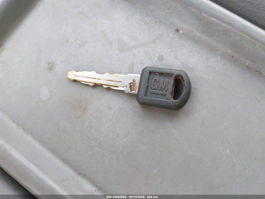 1997 Chevrolet C1500 Fleetside VIN: 2GCEC19R5V1273547 Lot: 44882888