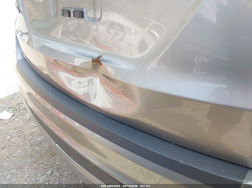 2018 Hyundai Santa Fe Sport 2.4L VIN: 5XYZUDLB1JG529615 Lot: 44883069