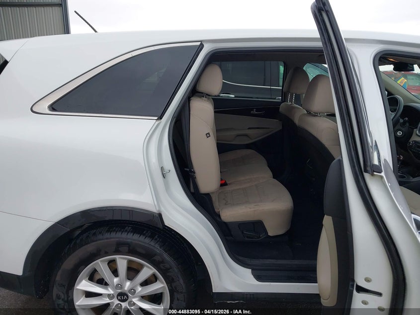 2019 Kia Sorento 3.3L Lx VIN: 5XYPG4A53KG555002 Lot: 44883095