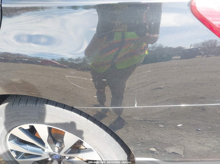 2015 Subaru Outback 2.5I Limited VIN: 4S4BSALC0F3271352 Lot: 44883399