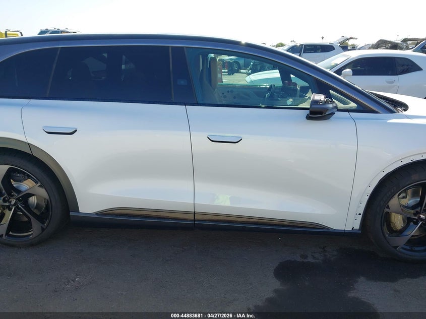 2026 Lucid Gravity Grand Touring VIN: 7UUG1GHJ6TA023573 Lot: 44883681