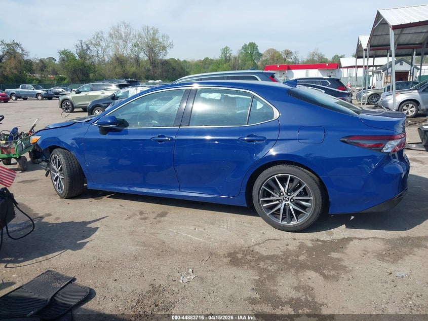 TOYOTA CAMRY - zdjęcie 15