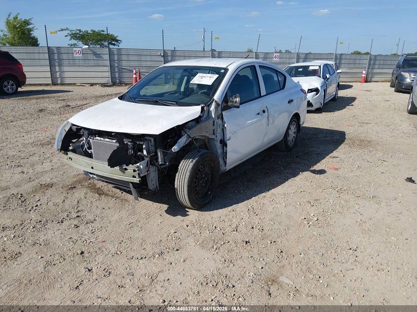 2015 Nissan Versa 1.6 S+ 3N1CN7AP3FL918276 photo 1