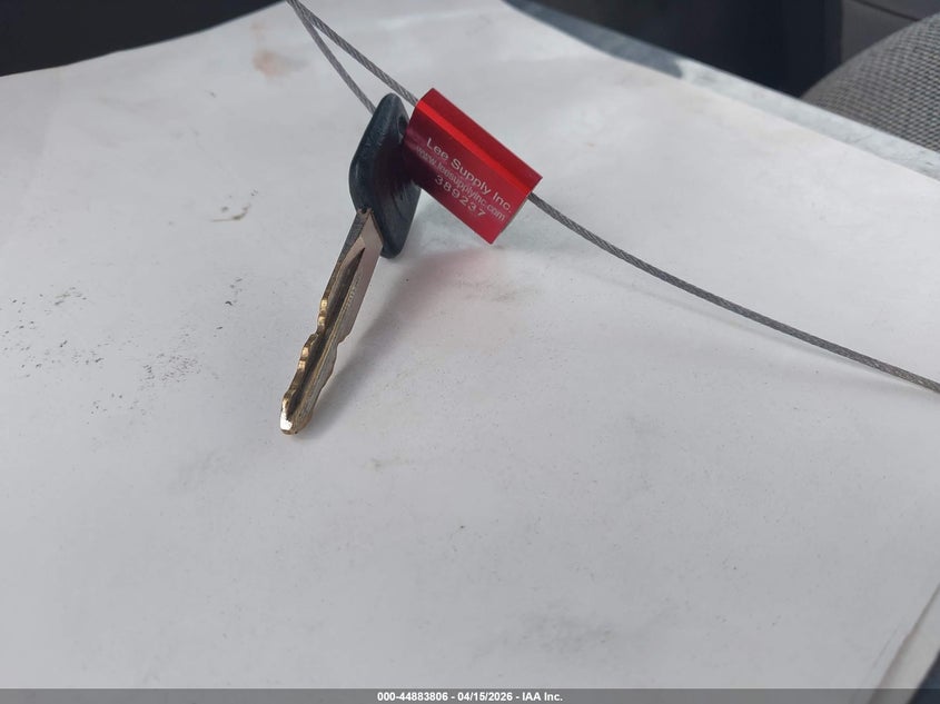 2002 Ford E-350 Super Duty Xl/Xlt VIN: 1FBNE31L12HA85263 Lot: 44883806