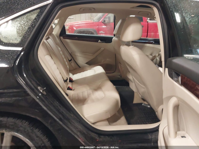 2012 Volkswagen Passat 2.0L Tdi Sel Premium VIN: 1VWCN7A30CC002315 Lot: 44883867