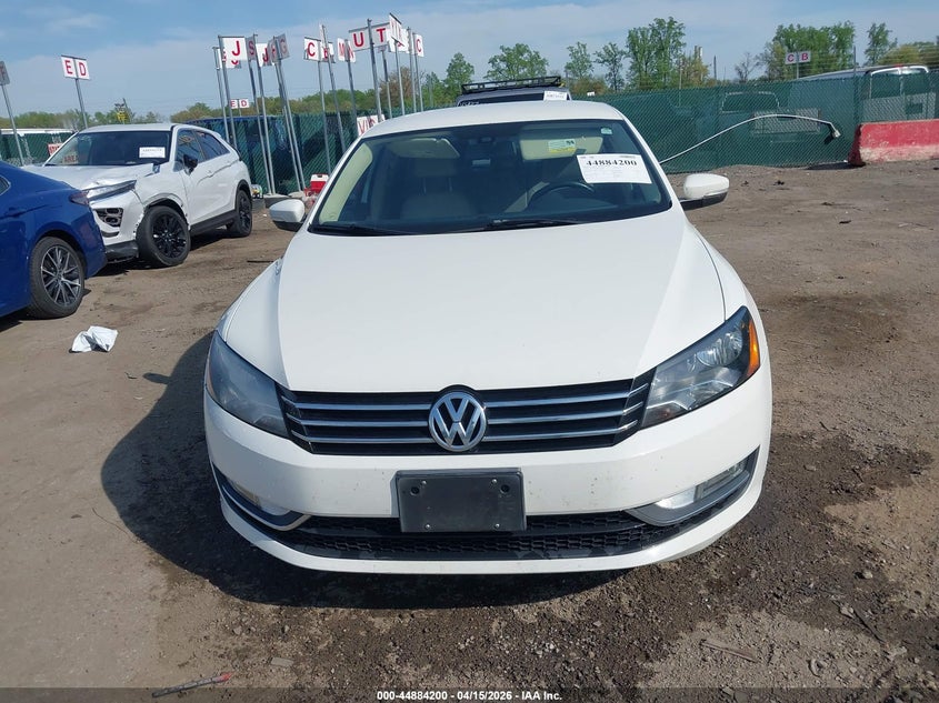 2015 Volkswagen Passat 1.8T Limited Edition VIN: 1VWAT7A30FC086671 Lot: 44884200