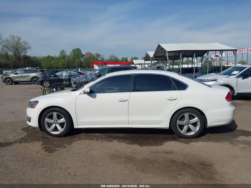 2015 Volkswagen Passat 1.8T Limited Edition VIN: 1VWAT7A30FC086671 Lot: 44884200