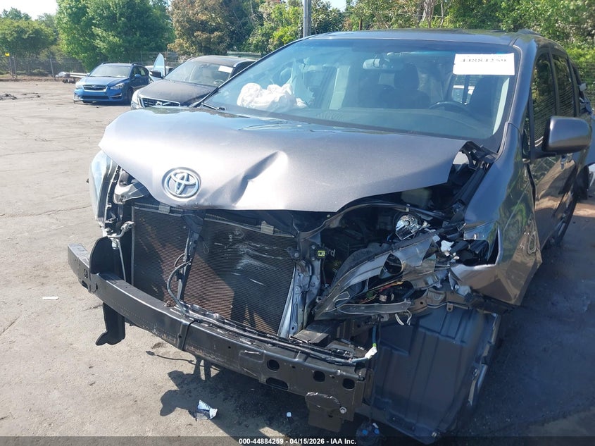 2017 Toyota Sienna Se Premium 8 Passenger VIN: 5TDXZ3DCXHS834697 Lot: 44884259