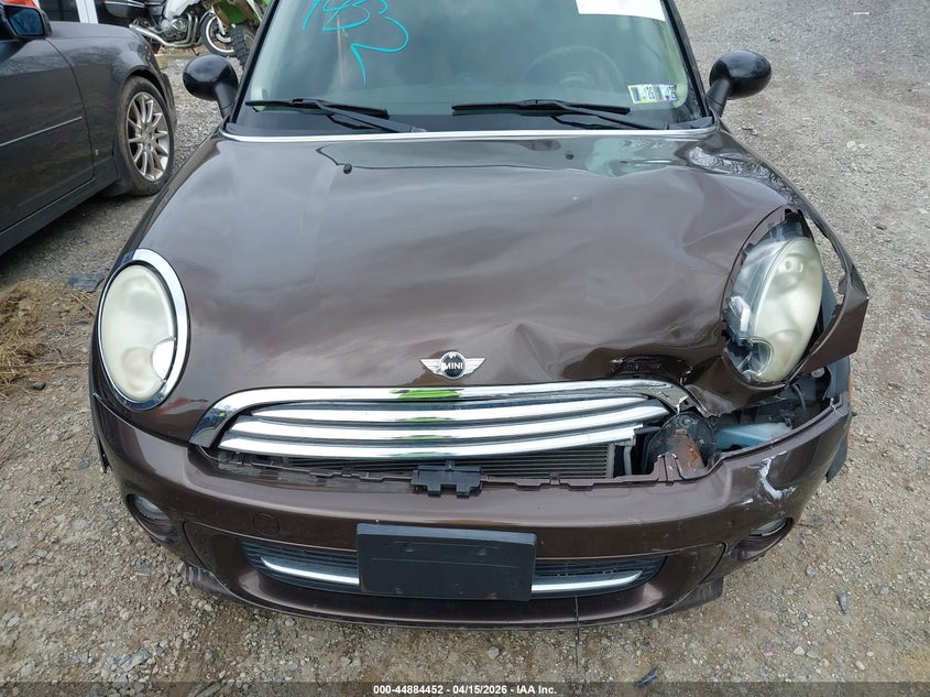 2011 Mini Cooper VIN: WMWSU3C54BT092430 Lot: 44884452