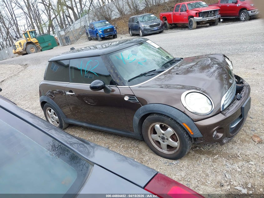 2011 Mini Cooper VIN: WMWSU3C54BT092430 Lot: 44884452