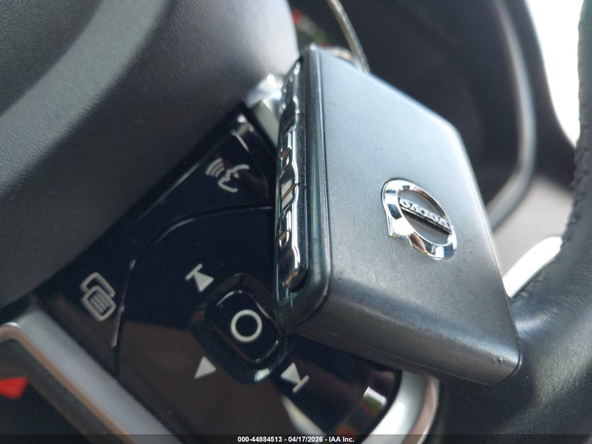 2017 Volvo Xc90 T6 Momentum VIN: YV4A22PK5H1123622 Lot: 44884513