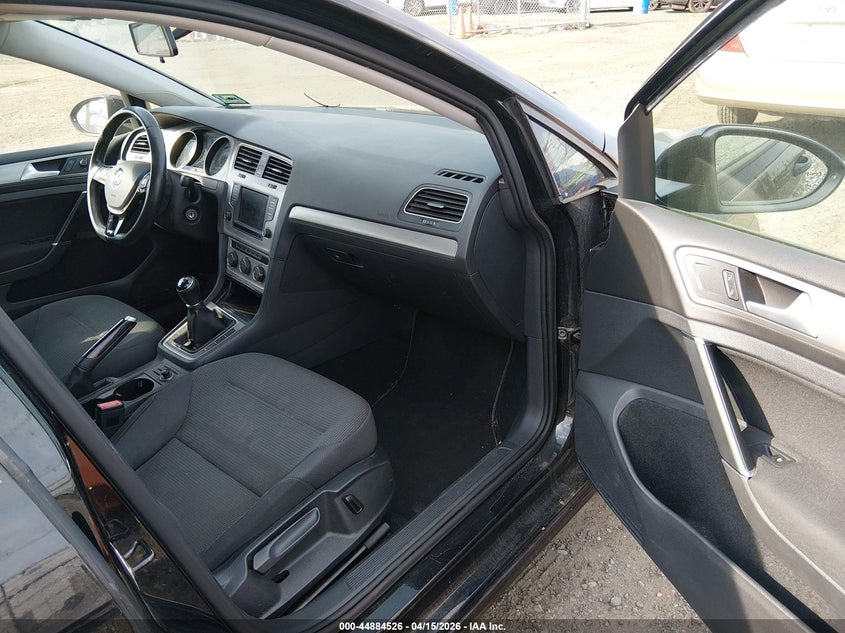 2016 Volkswagen Golf Sportwagen Tsi S 4-Door