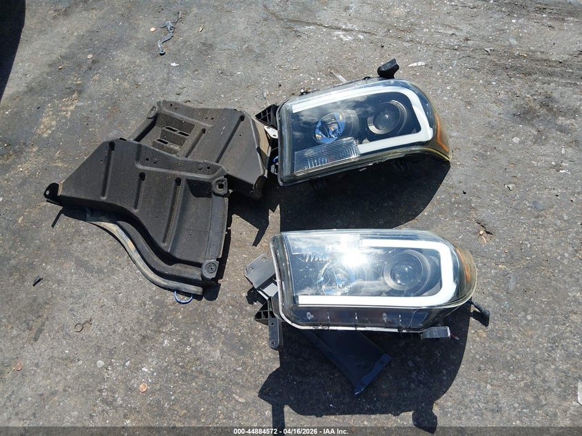 2008 Toyota Tundra Sr5 5.7L V8 VIN: 5TFRV54118X038669 Lot: 44884572