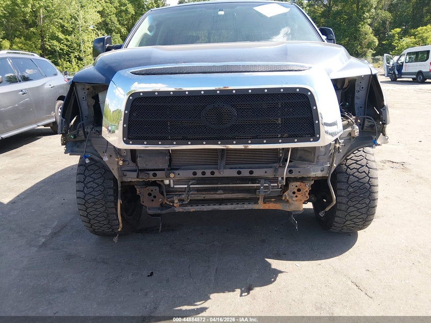 2008 Toyota Tundra Sr5 5.7L V8 VIN: 5TFRV54118X038669 Lot: 44884572