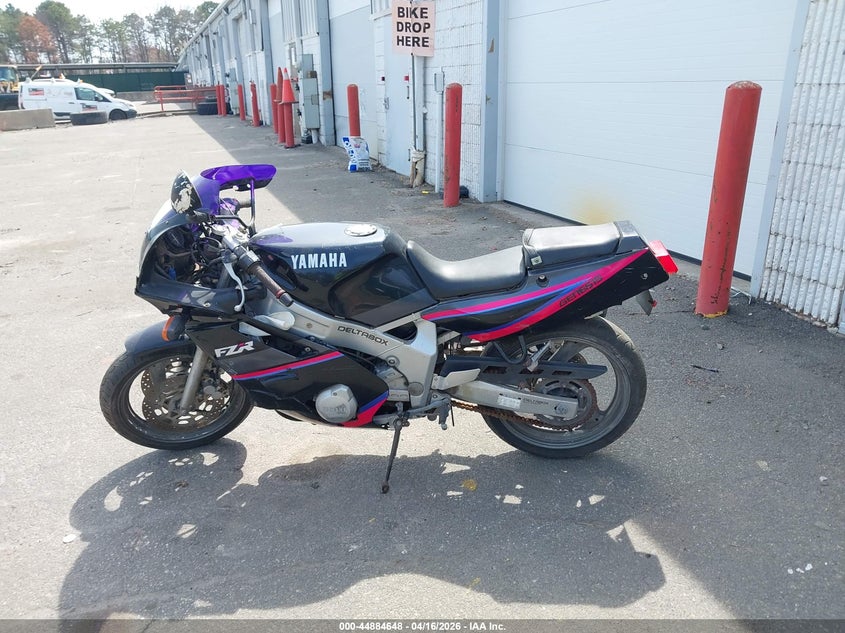 1991 Yamaha Fzr600 R VIN: JYA3HHE00MA034139 Lot: 44884648