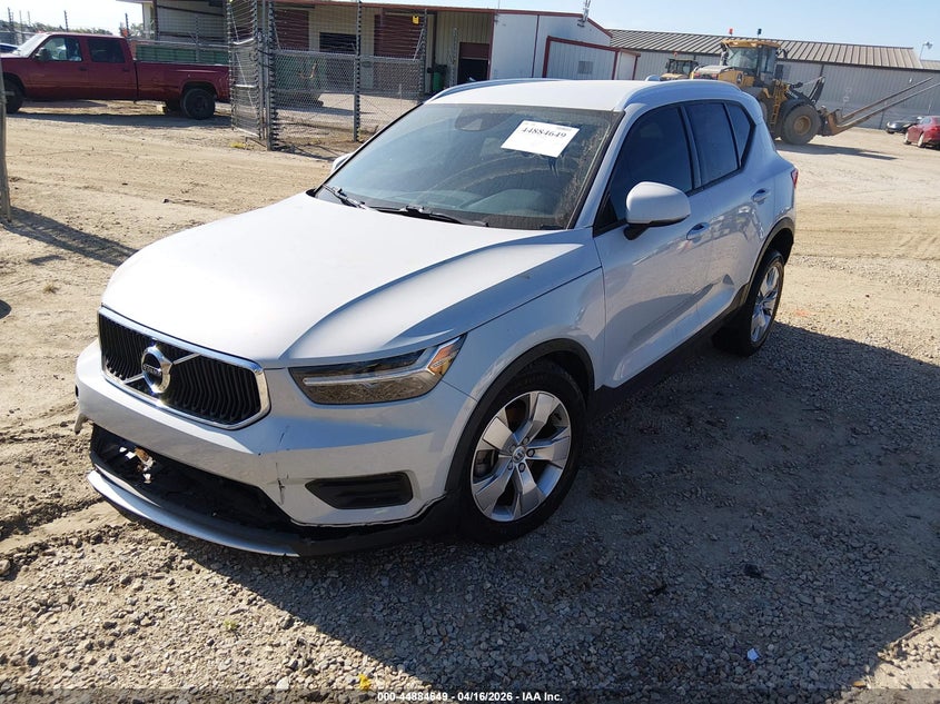 2022 Volvo Xc40 T4 Momentum