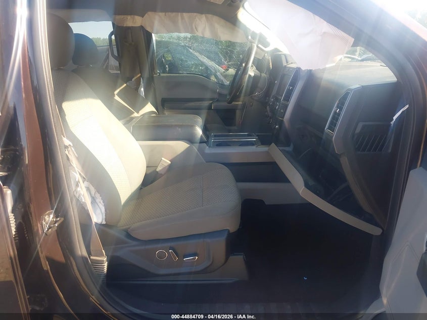 VIN 1FTEW1CP9JFC85587 2018 FORD F-150 XLT
