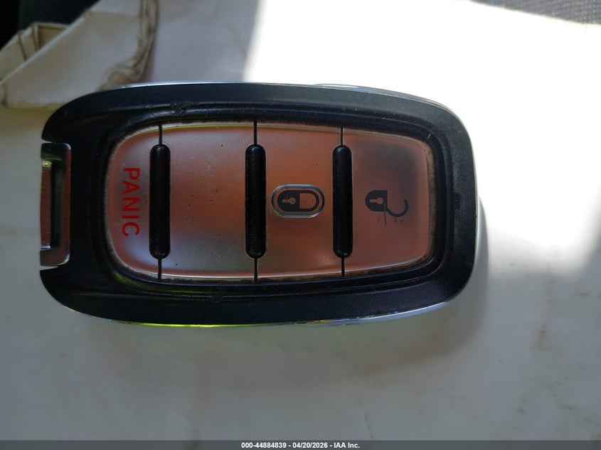 VIN 2C4RC1AG6JR274875 2018 CHRYSLER PACIFICA L