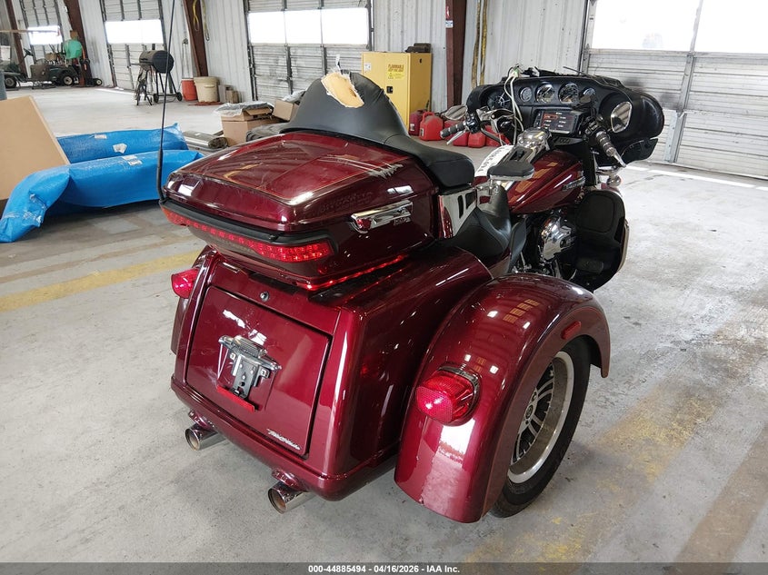 2016 HARLEY-DAVIDSON FLHTCUTG auction photo 4