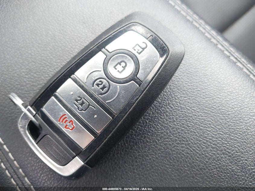 2024 FORD ESCAPE PLATINUM · Photo 11