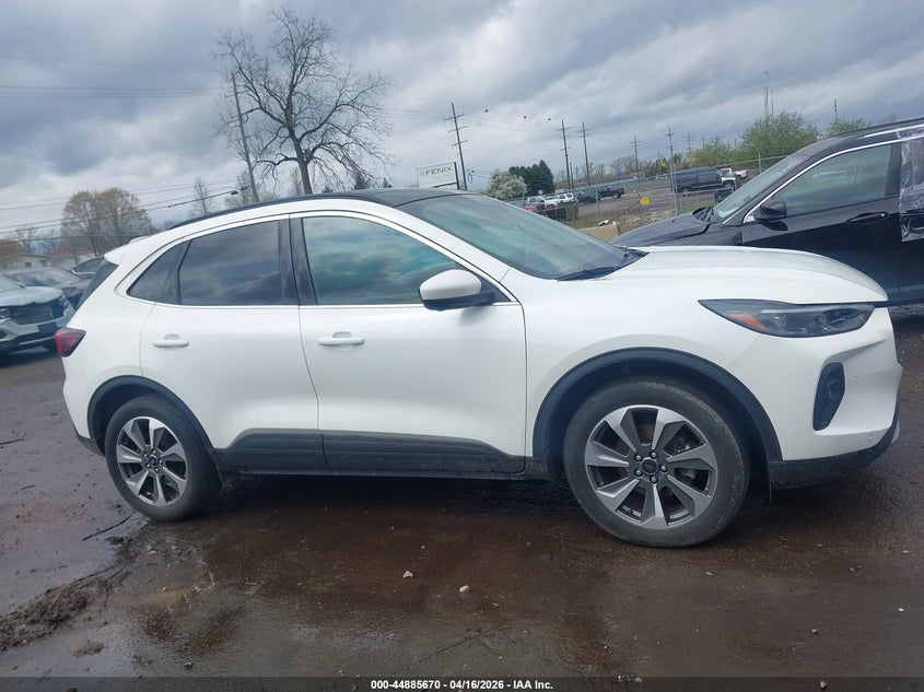 2024 FORD ESCAPE PLATINUM · Photo 13