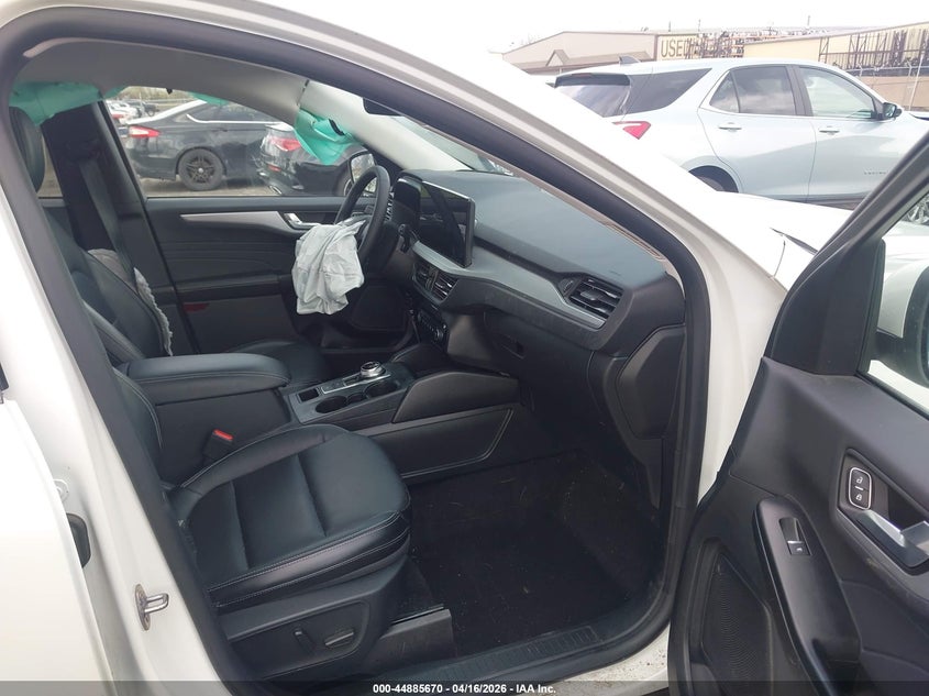 2024 FORD ESCAPE PLATINUM · Photo 5