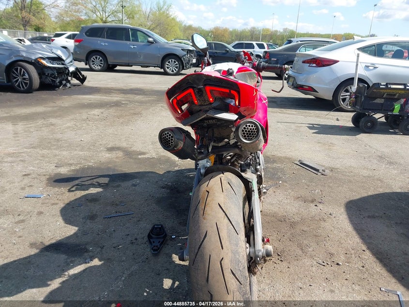 2025 Ducati Panigale V2/V2 S VIN: ZDMHAU8T5SB000643 Lot: 44885735
