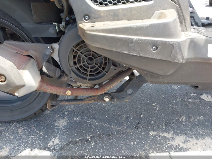 VIN: LC2D3J103MC200403 2021 KYMCO USA INC SUPER 8 150R/150X