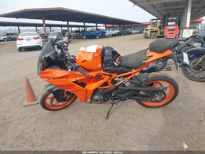 2024 Ktm 390 Rc VIN: MD2JYJ403RN210714 Lot: 44885874