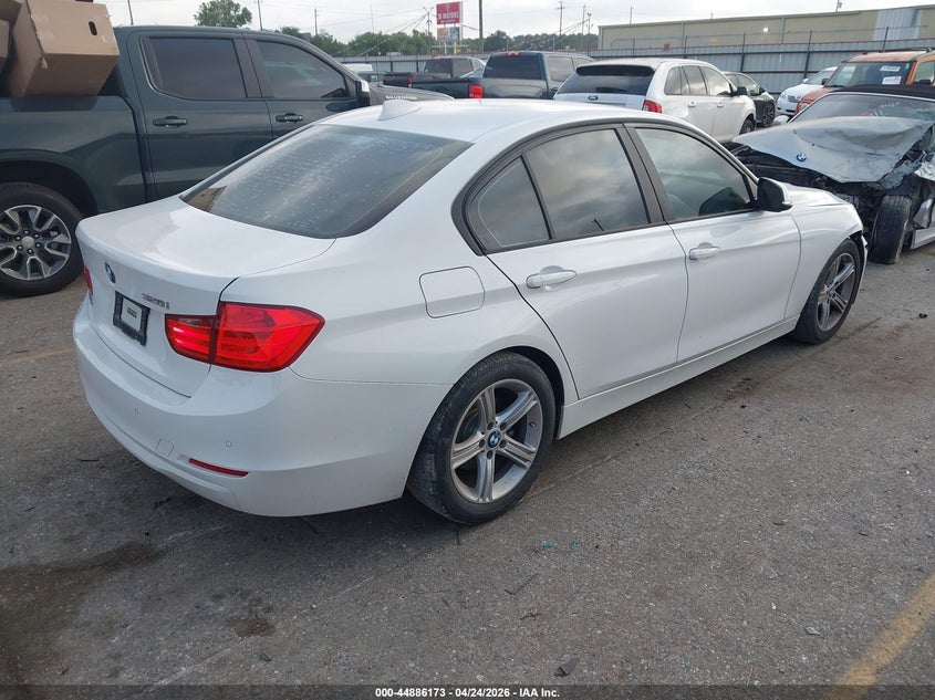 Vin: wba3b1g5xfnt64529, lot: 45383519, bmw 320i 20154