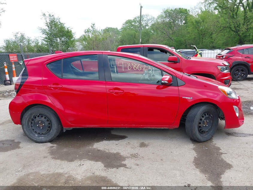 TOYOTA PRIUS C - zdjęcie 13