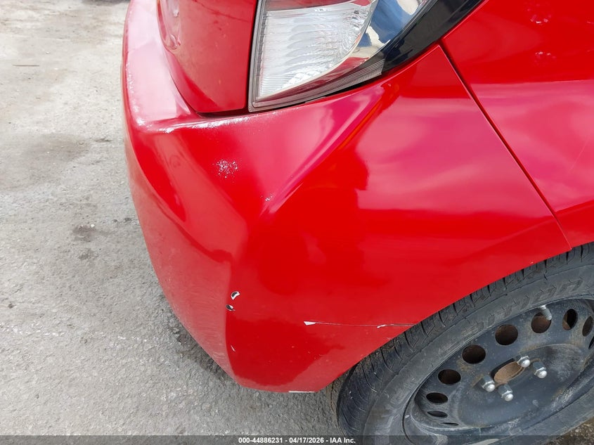 TOYOTA PRIUS C - zdjęcie 19