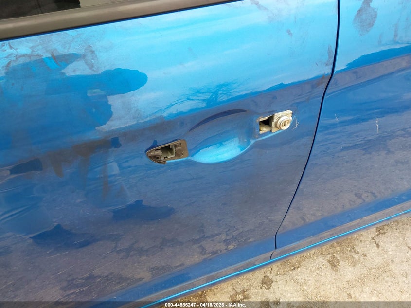 VIN 5NPD74LF1JH242210 2018 HYUNDAI ELANTRA SE