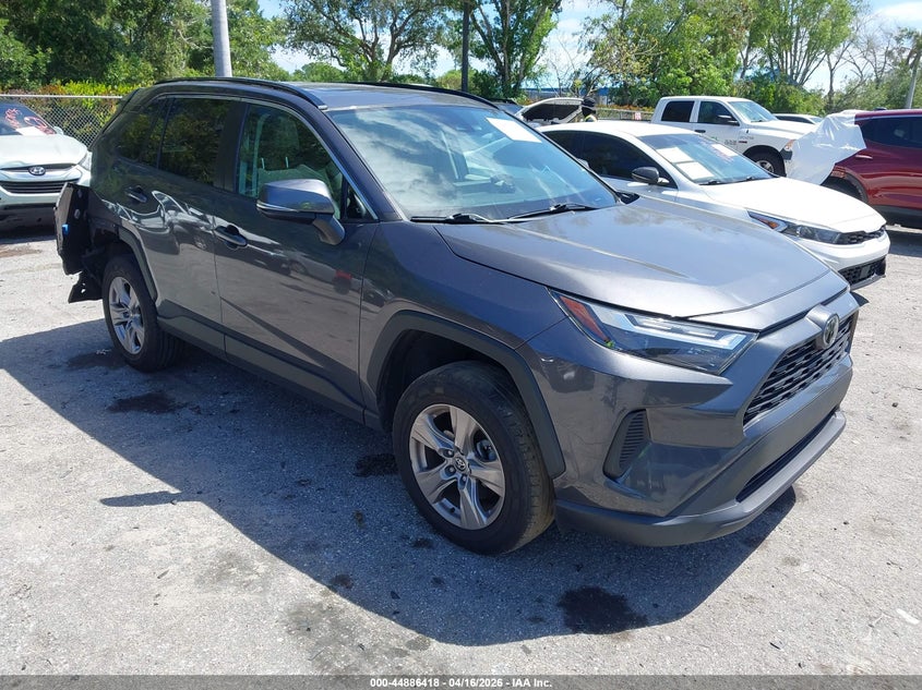 2022 TOYOTA RAV4 XLE