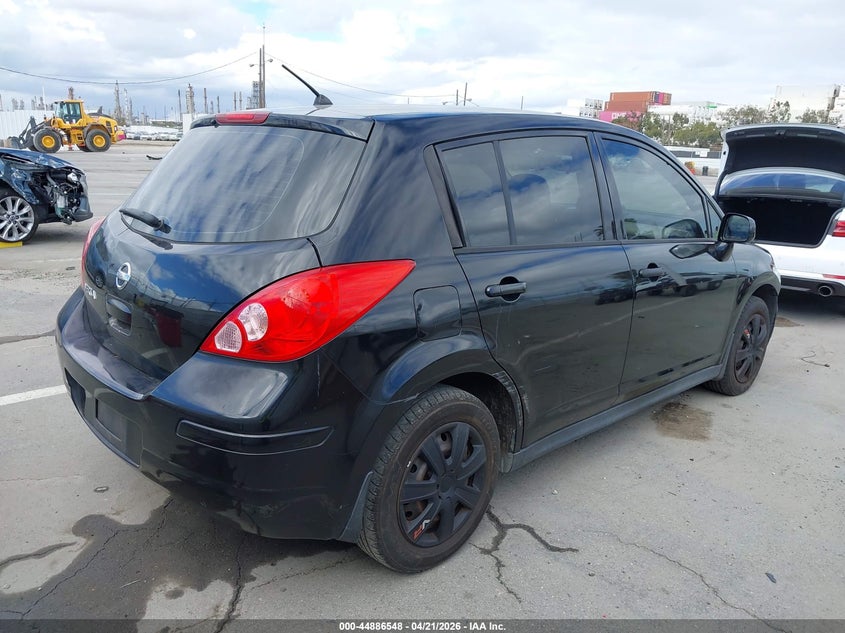 2009 Nissan Versa 1.8S